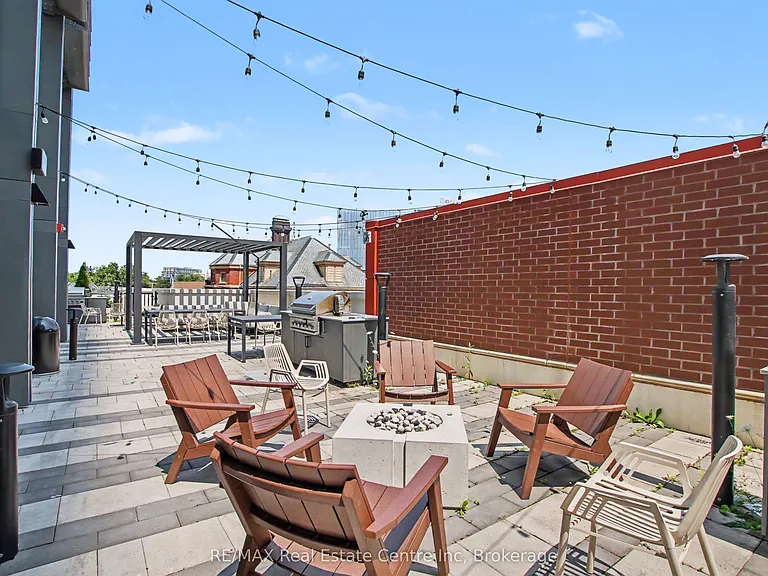 15 Wellington St S #2214 — Photo 33