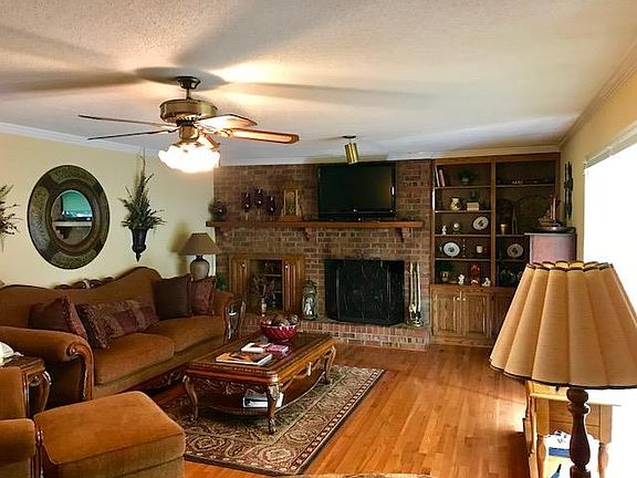 4th image of 503 Mill Ln