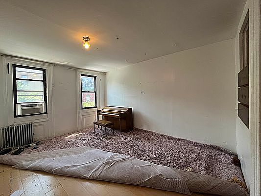 1st image of 227A Scholes St #3