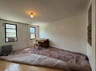 227A Scholes St #3, Brooklyn, NY 11206