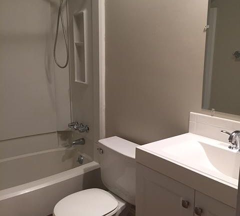 3rd image of 4333 Fairmount Ave