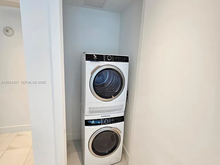 700 NE 26th #1104 — Photo 17