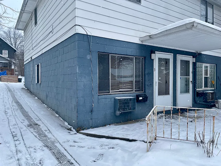 595 Brown St — Photo 16
