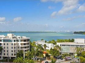 5 NE Island Ave