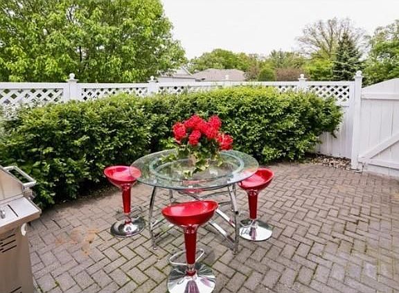 5th image of 4061 Wyndham Hill Dr