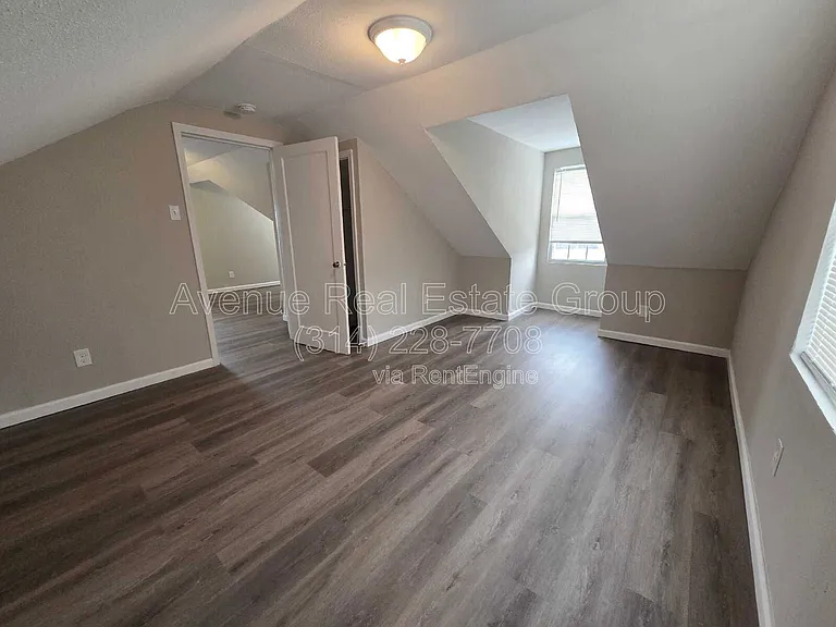 1131 N Florissant Rd — Photo 4