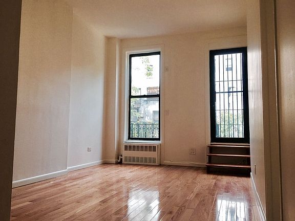 3rd image of 157 W 73rd St #3