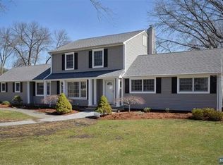 3 Pinecrest Ln, Parsippany, NJ 07054
