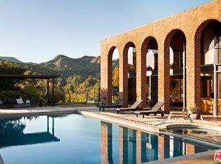 2291 N Hobart Blvd, Los Angeles, CA 90027