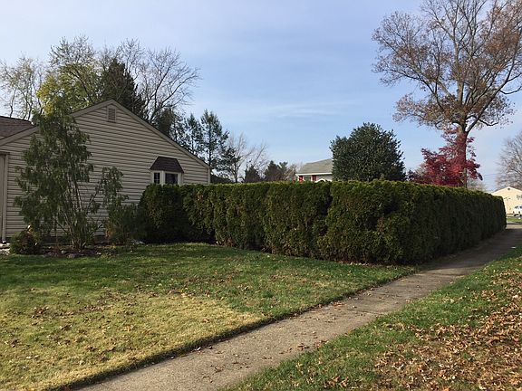 3rd image of 1274 Dennis Rd