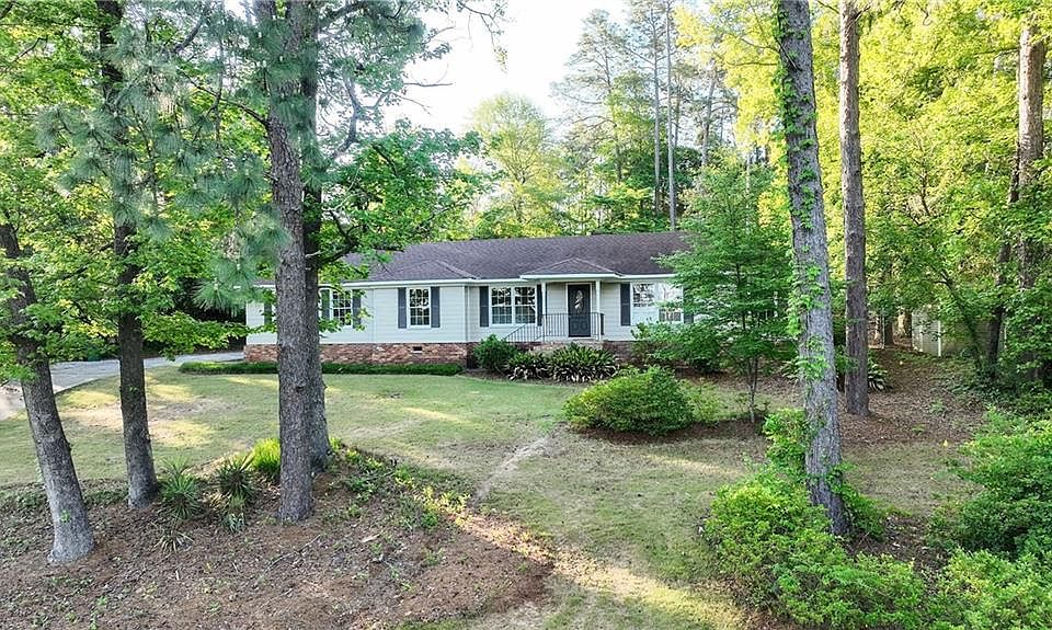 1st image of 2401 Brookwood Cir