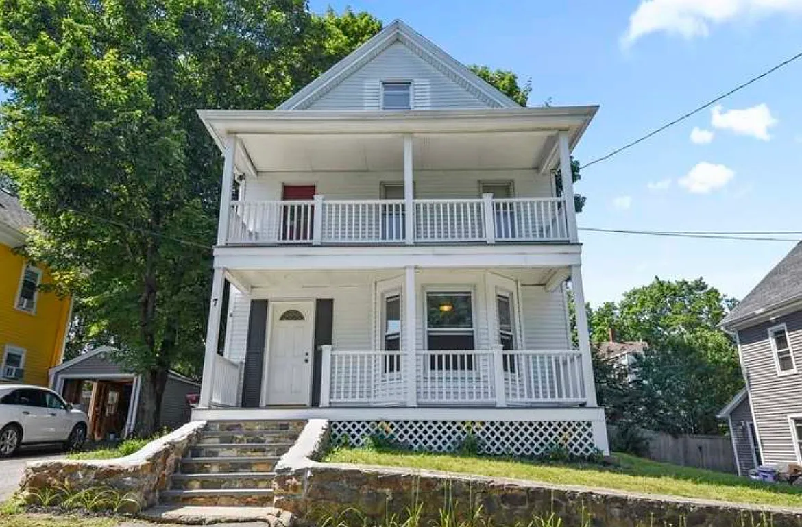 3 bed, $2,600 — Photo 1