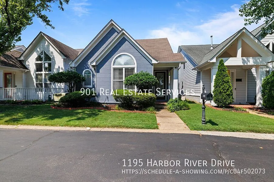 Single-Story Living on Mud Island — Photo 2