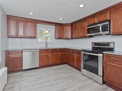 509 Plumtree Rd, Springfield, MA, 01118