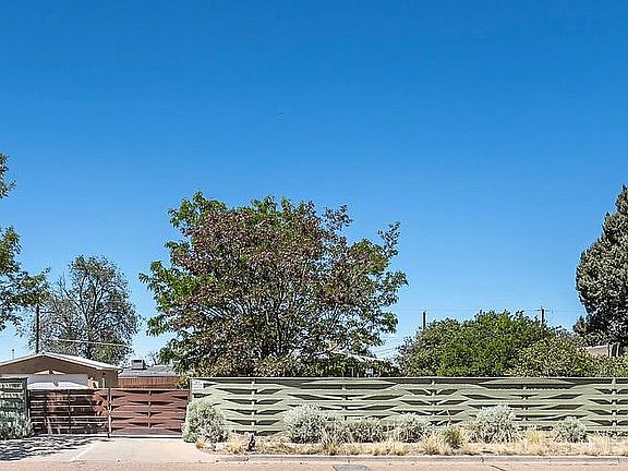 2nd image of 511 W San Mateo Rd