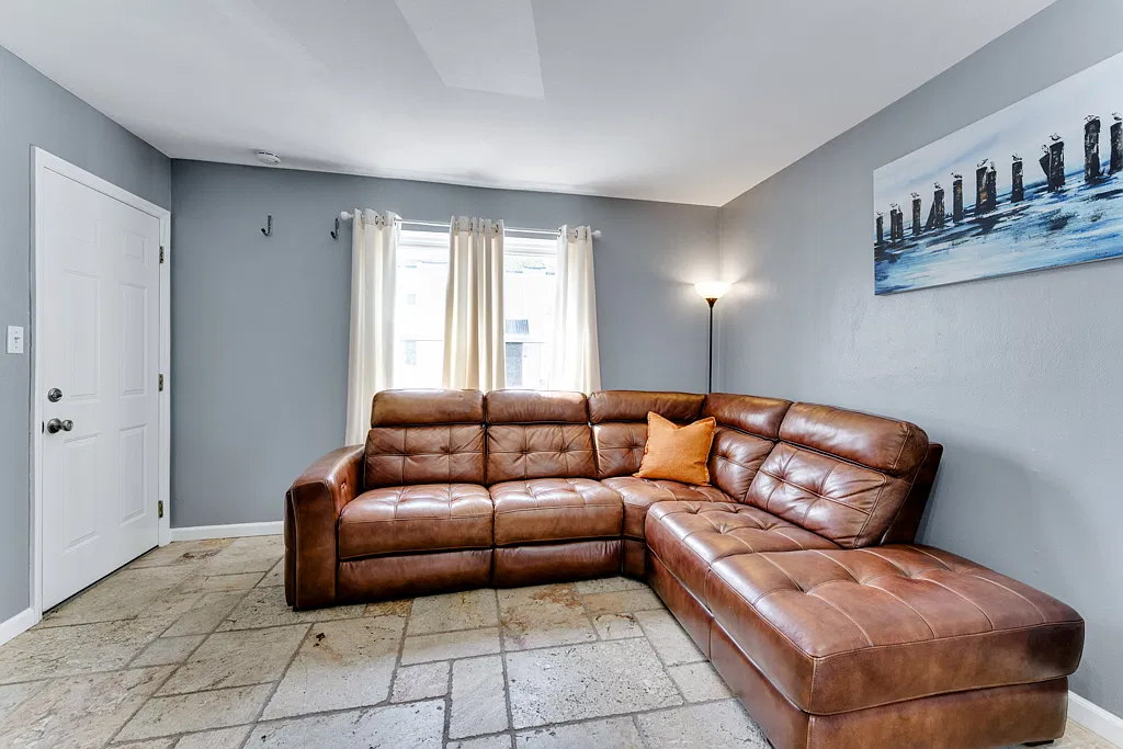 1 bed, 450 sqft, $1,750 — Photo 4