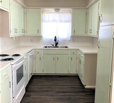3rd image of 215 Santa Monica Dr