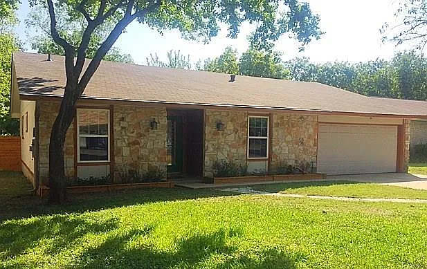 3 bed, 2.0 bath, 1478 sqft, $2,350 — Photo 3
