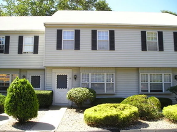 18 Founders Vlg, Clinton, CT 06413