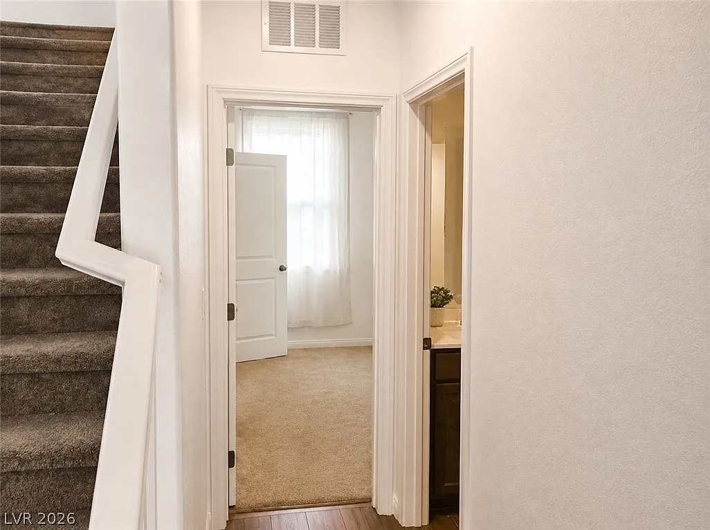 5 bed, 3.0 bath, 2475 sqft, $2,495 — Photo 4