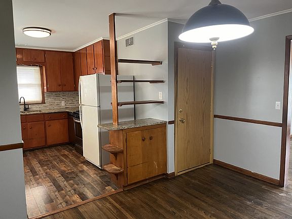 5th image of 410 S 80th East Ave