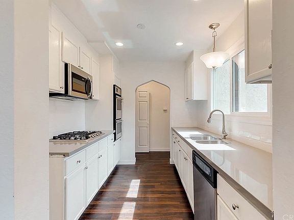 4th image of 536 W 112th St