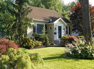 31 Bayberry Rd, Schenectady, NY 12306