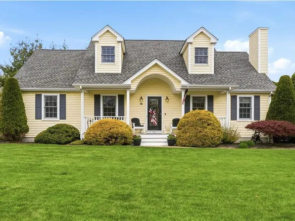 32 Sunny View Ct, Warwick, RI 02886