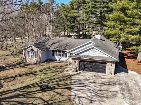 1327 Deer Creek Rd, Greenville, IL 62246