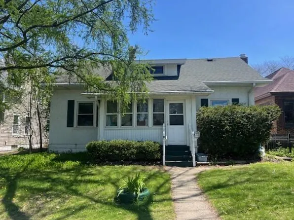 5952 North Santa Monica BOULEVARD, Whitefish Bay, WI 53217