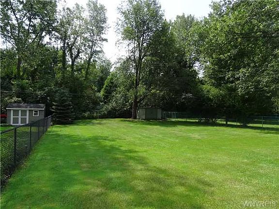 3rd image of 112 Montbleu Dr