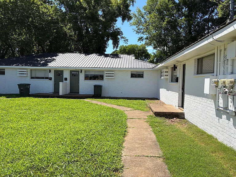 45 Scruggs St #E — Photo 17