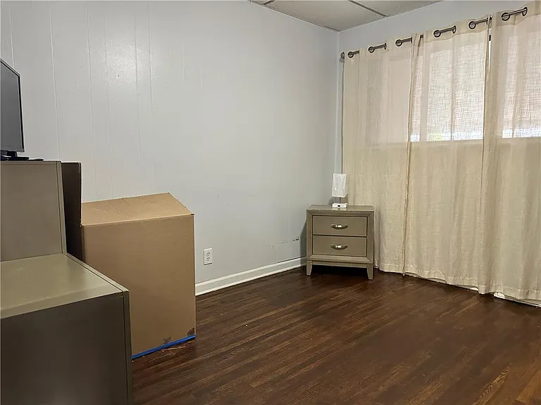 1515 Livingston St — Photo 17
