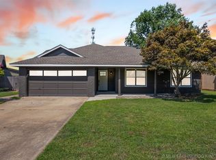 1308 N Cypress Ave, Broken Arrow, OK 74012