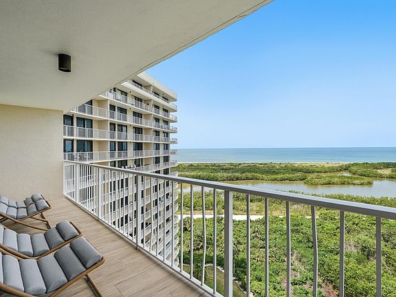 2nd image of 440 Seaview Ct APT 1503