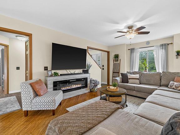 3rd image of 8610 221st AVENUE