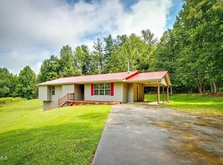 100 Cliffside Pvt Dr, Kingsport, TN 37663