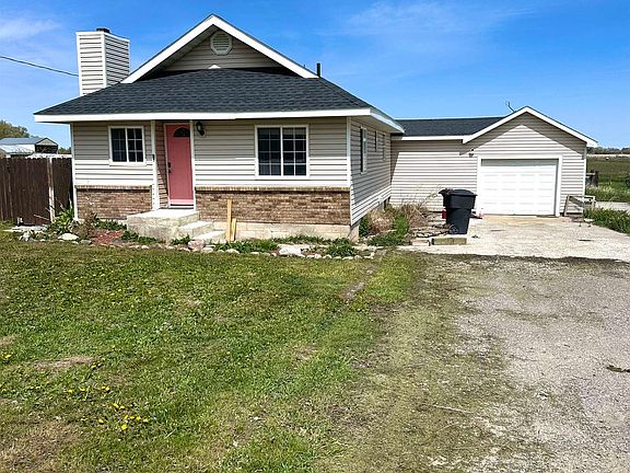 2nd image of 218 W Reservation Rd