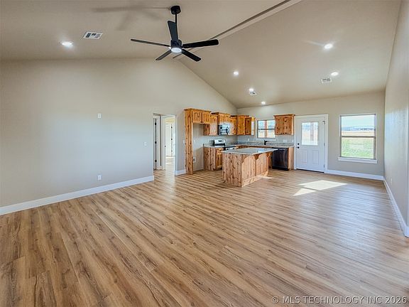 5th image of 18020 S Vaughn Rd