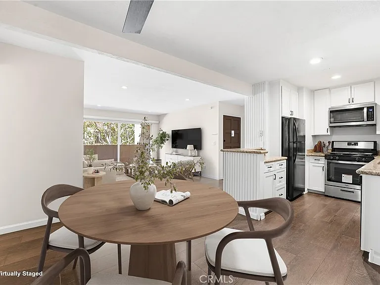 1001 W Macarthur Blvd #130 — Photo 3
