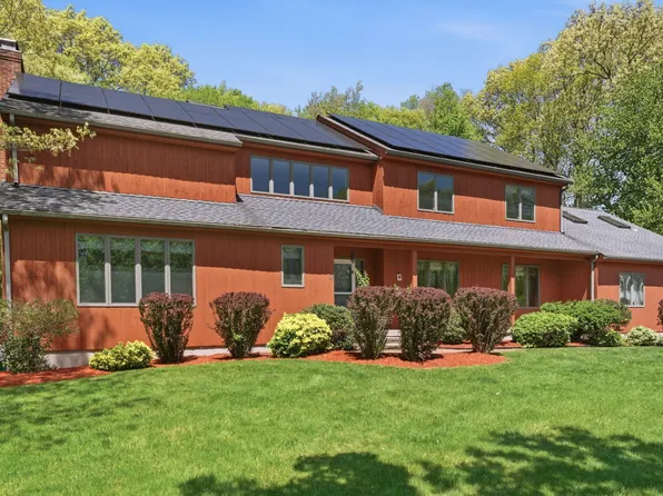 13 Copper Knoll Lane, Cromwell, CT 06416