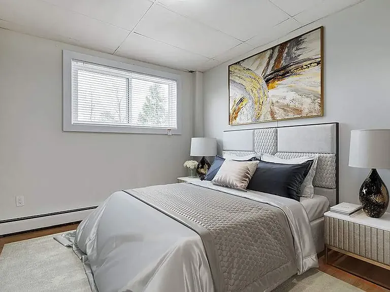 3046 Arlington Ave — Photo 4