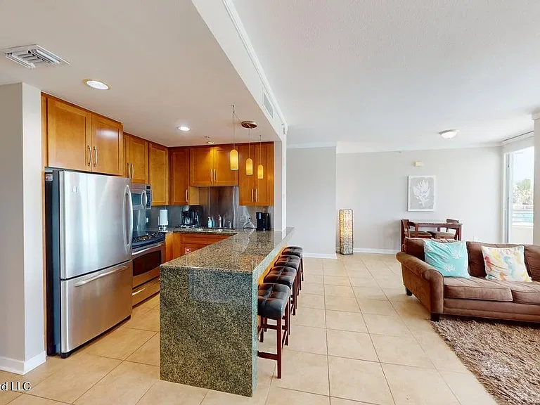 2060 Beach Blvd #103 — Photo 13