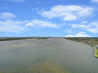 115 Lakeshore Dr #PENTHOUSE 47, North Palm Beach, FL 33408