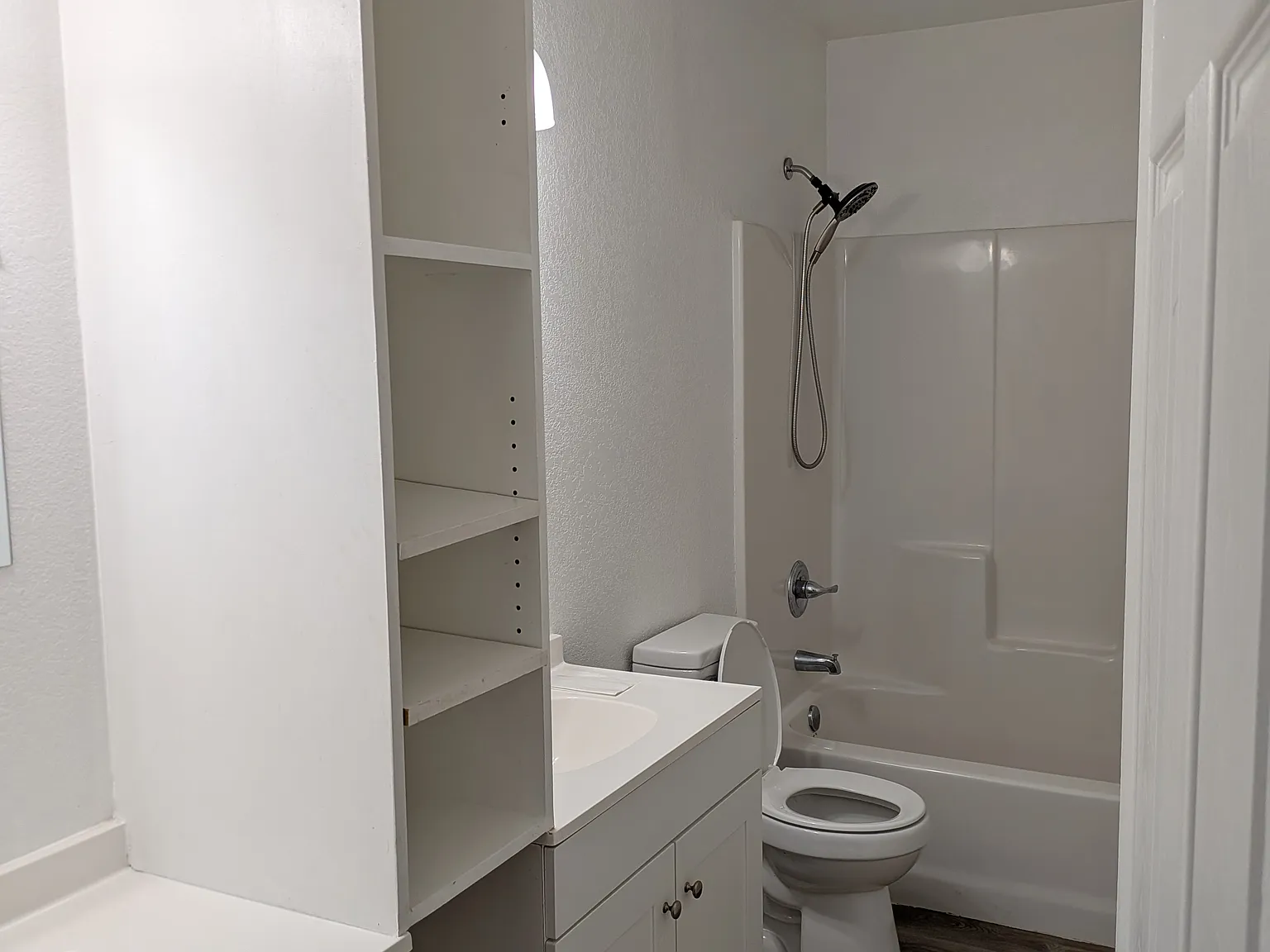 2 bed, 1.5 bath, 1200 sqft, $1,200 — Photo 4
