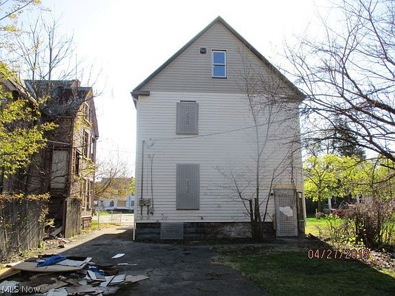 5th image of 1172-1174 Bender Ave
