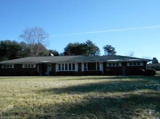 3619 New Walkertown Rd, Winston Salem, NC 27105