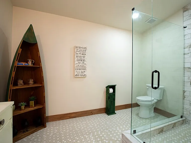 642 Crabapple Dr — Photo 8