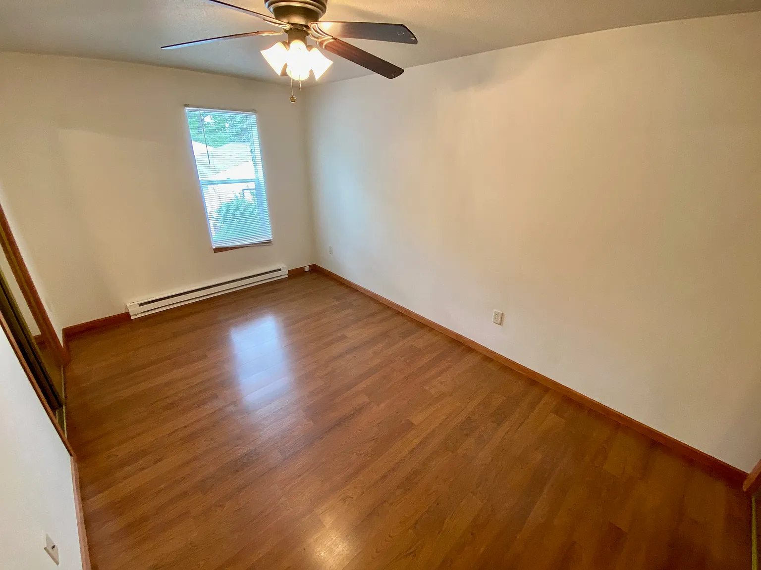 4 bed, $1,800 — Photo 4
