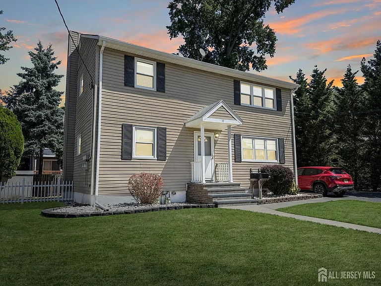 19 S Van Buren Ave — Photo 16